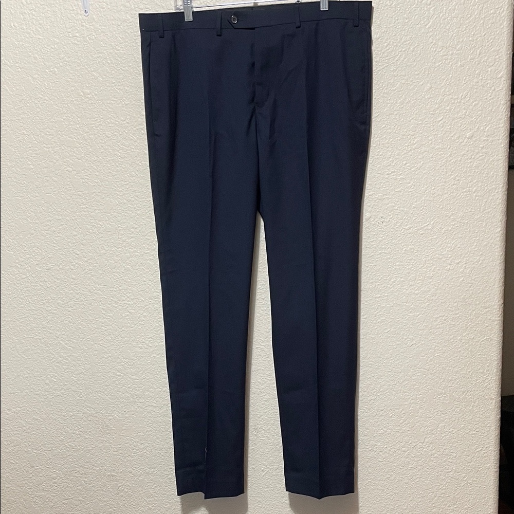 Lauren Ralph Lauren Men's Black Pants. Excellent Condition. Size 38W x 32L.